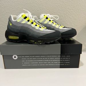 Nike Air Max 95 OG Neon (Men’s size 6 / Women’s size 7.5)